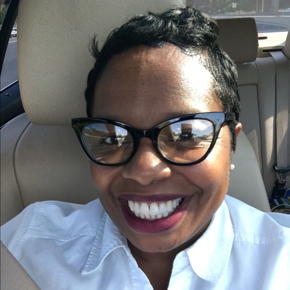 Meet your Posher, Paula - Picture 1 of 1